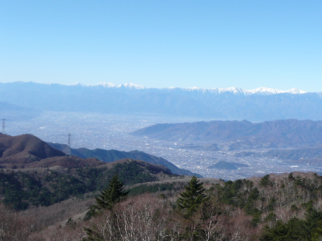 介山荘から甲府市遠望