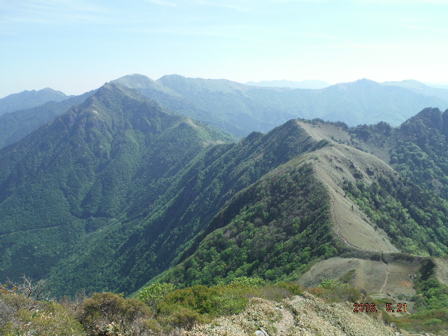 伊予富士からの寒風山と笹ヶ峰